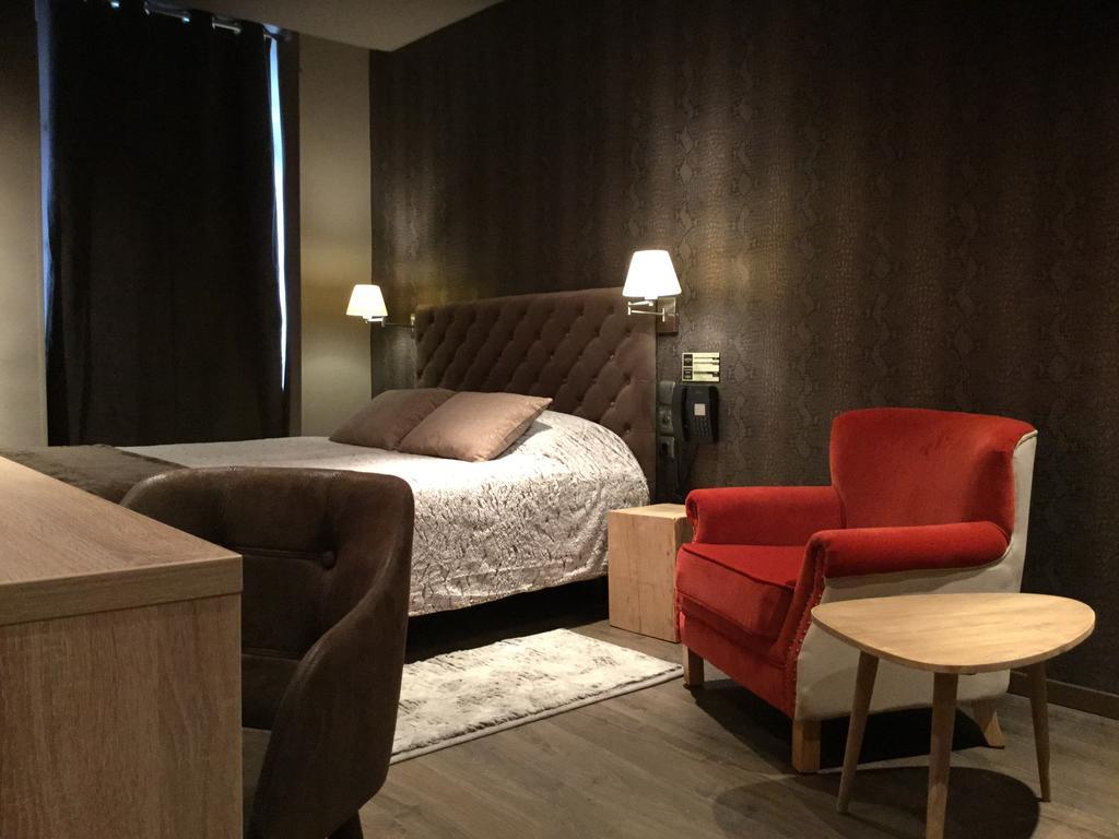Hotel Du Commerce Montauban Room photo